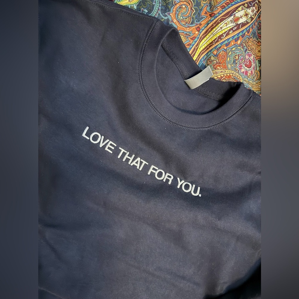Love that crewneck - Picture 7 of 8